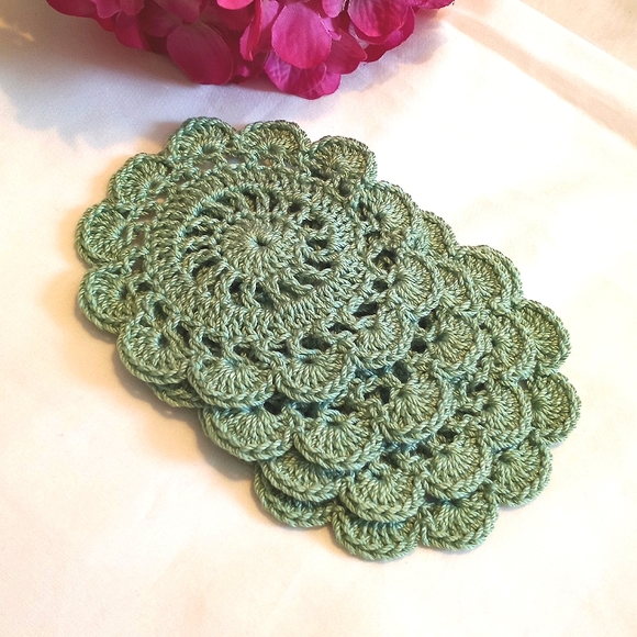 Crochet doily coaster set 4pc, handmade by seller cottage aesthetic, retro - Picture 10 of 15
